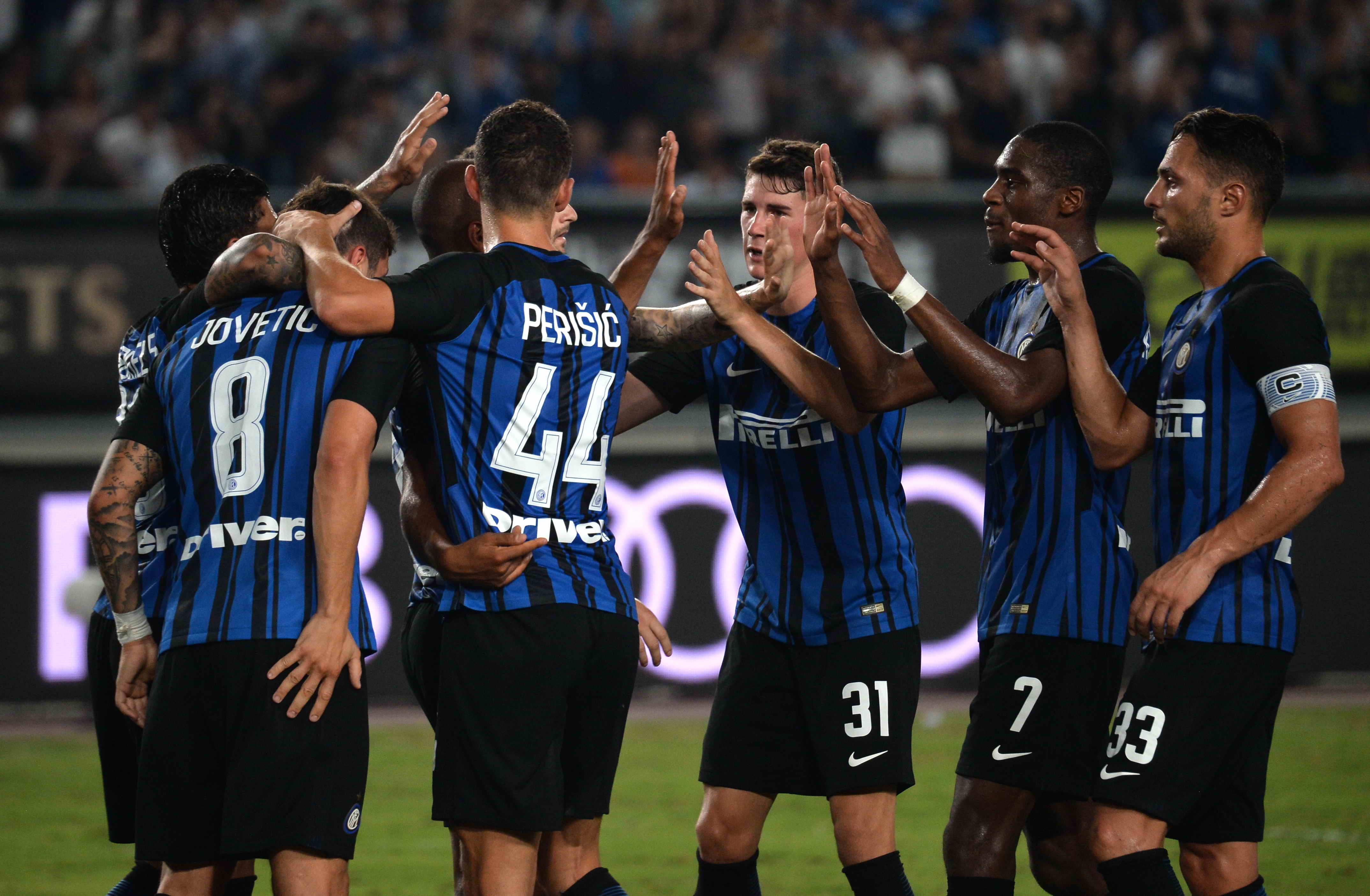 的壓倒性姿 的壓倒性姿