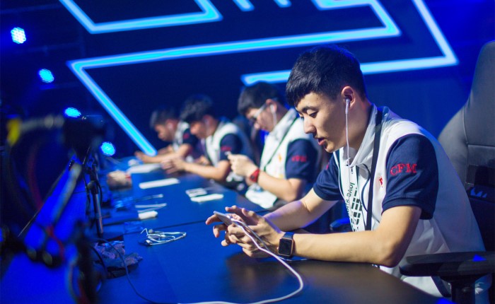 尔的薪资与 尔的薪资与